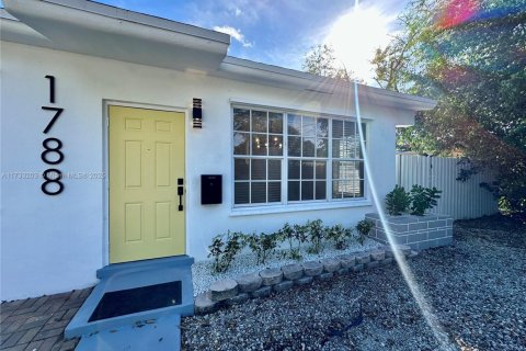 Immobilier commercial à vendre à North Miami Beach, Floride: 139.35 m2 № 1940399 - photo 1