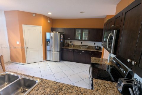 Купить виллу или дом в Мирамар, Флорида 4 спальни, 231.98м2, № 1995906 - фото 11