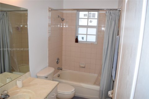 Купить виллу или дом в Мирамар, Флорида 4 спальни, 231.98м2, № 1995906 - фото 27