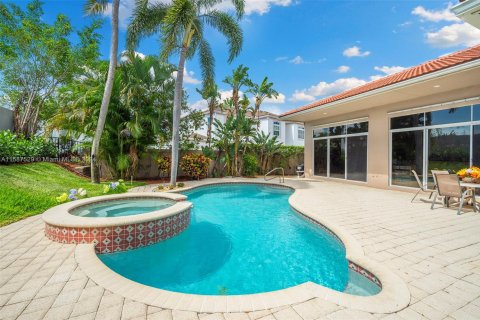 House in Boca Raton, Florida 3 bedrooms, 197.6 sq.m. № 1693646 - photo 2