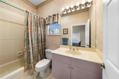 House in Boca Raton, Florida 3 bedrooms, 197.6 sq.m. № 1693646 - photo 27