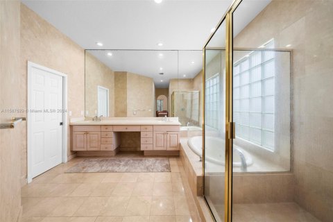 House in Boca Raton, Florida 3 bedrooms, 197.6 sq.m. № 1693646 - photo 21