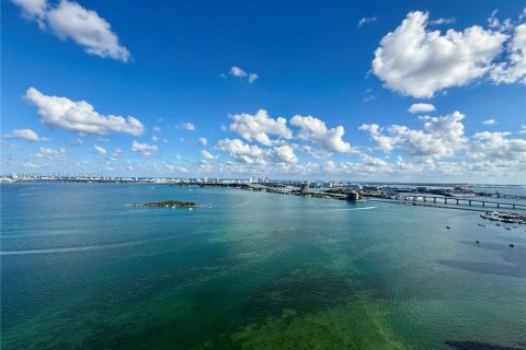 Condo in Miami, Florida, 3 bedrooms  № 1992735 - photo 2