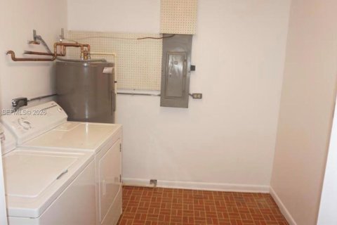 Villa ou maison à vendre à Palm Springs, Floride: 4 chambres, 146.04 m2 № 2055769 - photo 17