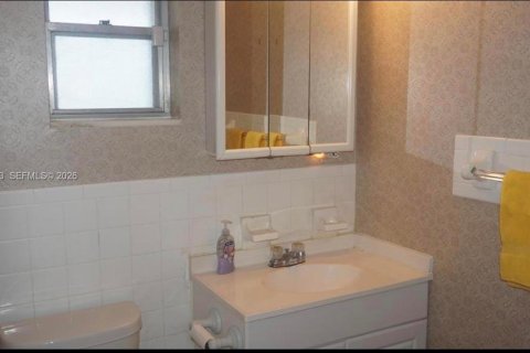 Villa ou maison à vendre à Palm Springs, Floride: 4 chambres, 146.04 m2 № 2055769 - photo 22