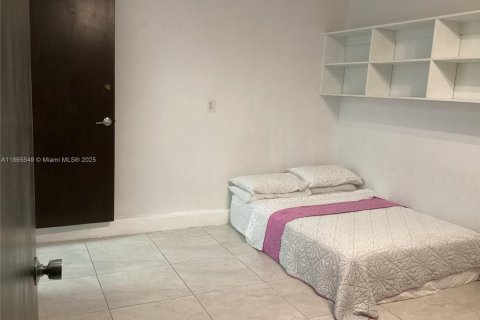 House in Miami, Florida 3 bedrooms, 141.58 sq.m. № 1897693 - photo 23