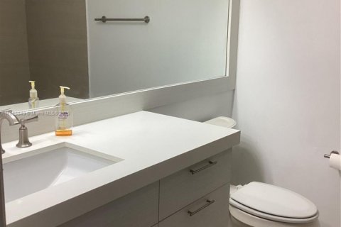 House in Miami, Florida 3 bedrooms, 141.58 sq.m. № 1897693 - photo 20