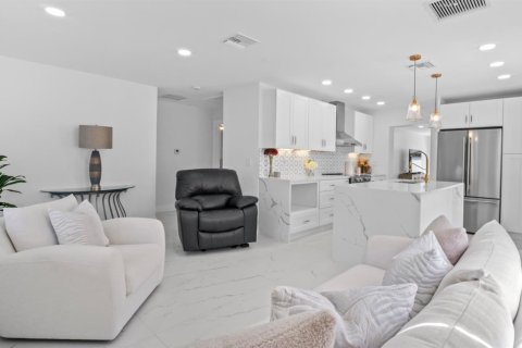 Villa ou maison à vendre à Riviera Beach, Floride: 3 chambres, 136.57 m2 № 2342908 - photo 9