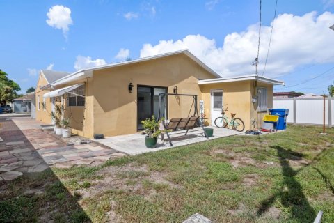 Villa ou maison à vendre à Riviera Beach, Floride: 3 chambres, 136.57 m2 № 2342908 - photo 21