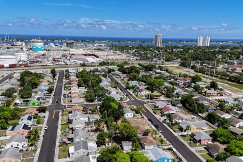 Villa ou maison à vendre à Riviera Beach, Floride: 3 chambres, 136.57 m2 № 2342908 - photo 26