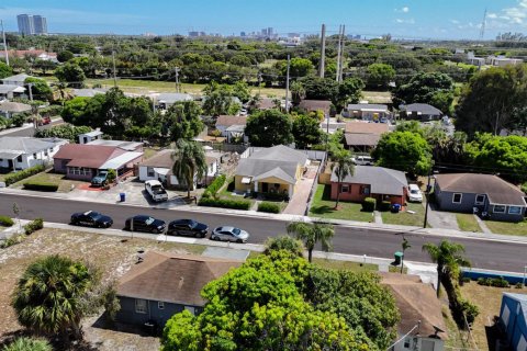Villa ou maison à vendre à Riviera Beach, Floride: 3 chambres, 136.57 m2 № 2342908 - photo 24