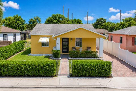 House in Riviera Beach, Florida 3 bedrooms, 136.57 sq.m. № 2342908