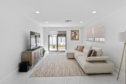 Villa ou maison à vendre à Riviera Beach, Floride: 3 chambres, 136.57 m2 № 2342908 - photo 4