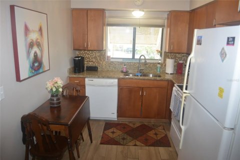 Condo in Sarasota, Florida, 2 bedrooms  № 1736484 - photo 4