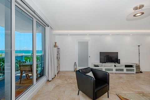 Снять в аренду кондоминиум в Майами-Бич, Флорида 2 спальни, 137.5м2, № 1966607 - фото 7