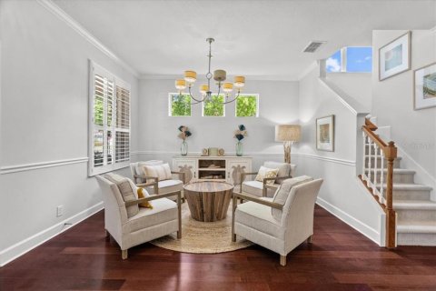 House in DeLand, Florida 4 bedrooms, 284.19 sq.m. № 1856740 - photo 6