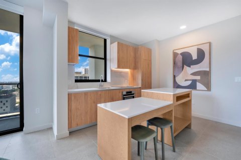 Condo in Miami, Florida, 2 bedrooms  № 2087524 - photo 7