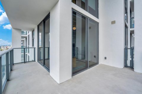 Condo in Miami, Florida, 2 bedrooms  № 2087524 - photo 16