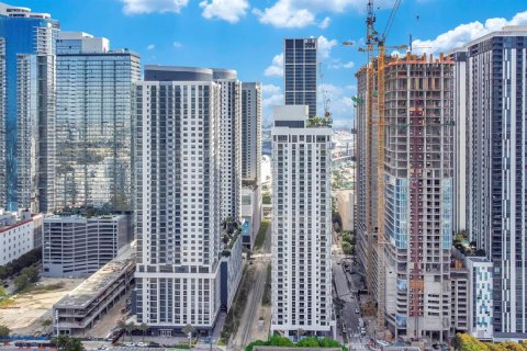 Condo in Miami, Florida, 2 bedrooms  № 2087524 - photo 2