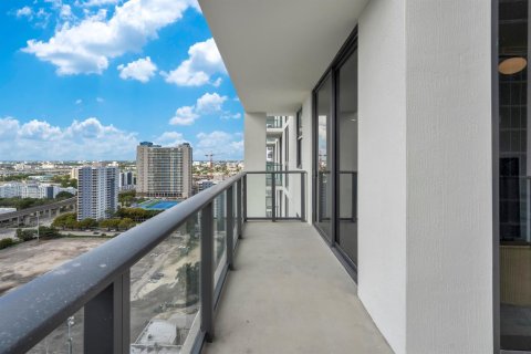 Condo in Miami, Florida, 2 bedrooms  № 2087524 - photo 17