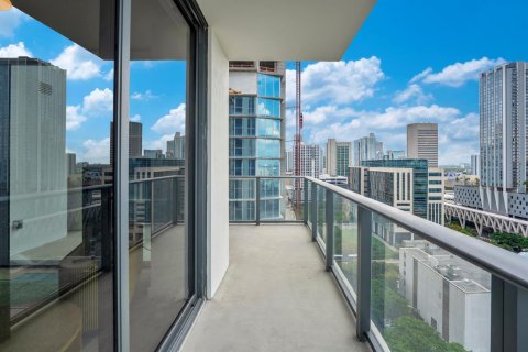Condo in Miami, Florida, 2 bedrooms  № 2087524 - photo 15