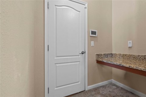 House in Tampa, Florida 4 bedrooms, 250.46 sq.m. № 1832862 - photo 25