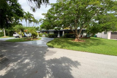 Casa en venta en Palmetto Bay, Florida, 3 dormitorios, 180.04 m2 № 1603427 - foto 1