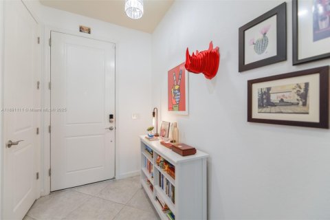 Adosado en alquiler en Hollywood, Florida, 3 dormitorios, 164.34 m2 № 1943647 - foto 17