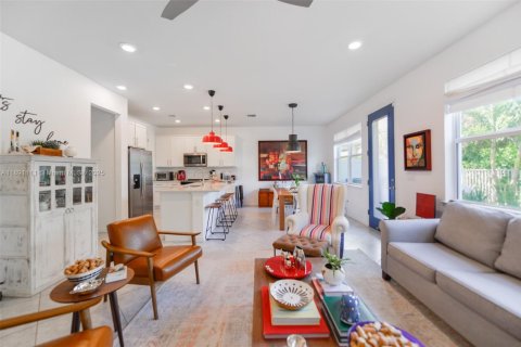 Adosado en alquiler en Hollywood, Florida, 3 dormitorios, 164.34 m2 № 1943647 - foto 3
