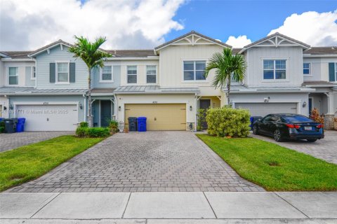 Adosado en alquiler en Hollywood, Florida, 3 dormitorios, 164.34 m2 № 1943647 - foto 1