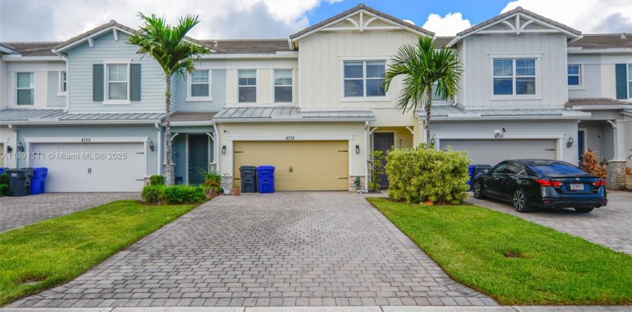 Adosado en Hollywood, Florida 3 dormitorios, 164.34 m2 № 1943647