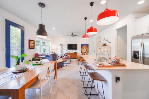 Adosado en alquiler en Hollywood, Florida, 3 dormitorios, 164.34 m2 № 1943647 - foto 9