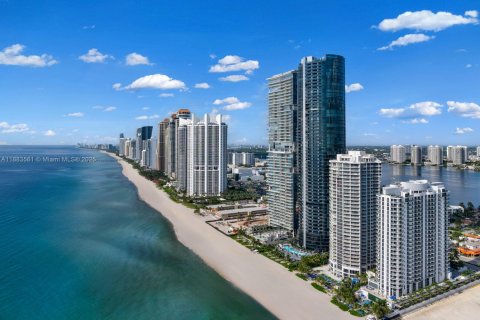 Купить кондоминиум в Санни-Айлс-Бич, Флорида 4 спальни, 888.15м2, № 1948591 - фото 30