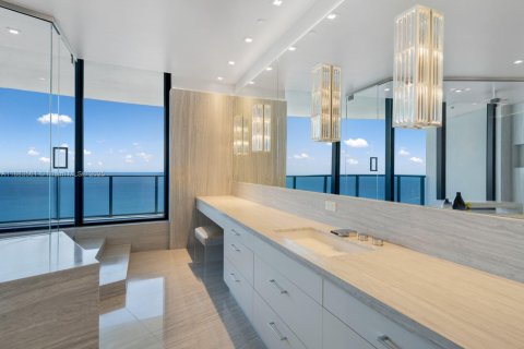 Купить кондоминиум в Санни-Айлс-Бич, Флорида 4 спальни, 888.15м2, № 1948591 - фото 14