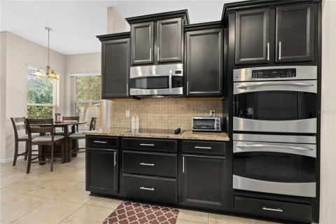 House in New Smyrna Beach, Florida 4 bedrooms, 207.26 sq.m. № 1785394 - photo 16