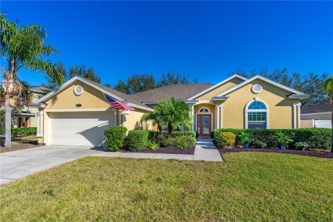 House in New Smyrna Beach, Florida 4 bedrooms, 207.26 sq.m. № 1785394 - photo 1
