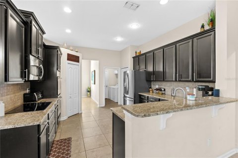 House in New Smyrna Beach, Florida 4 bedrooms, 207.26 sq.m. № 1785394 - photo 14
