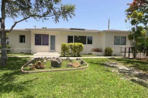 Дом в Майами, Флорида 4 спальни, 201.97м2 № 2068137