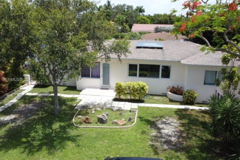 Купить виллу или дом в Майами, Флорида 4 спальни, 201.97м2, № 2068137 - фото 2