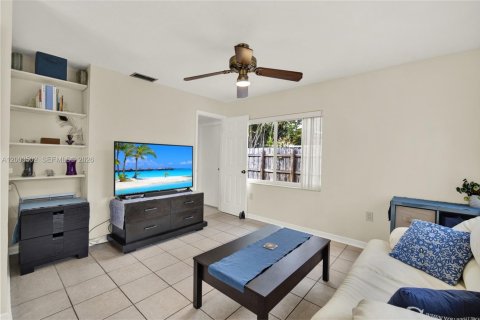 Купить виллу или дом в Майами, Флорида 4 спальни, 201.97м2, № 2068137 - фото 27