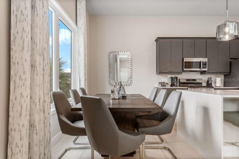 Condo in Four Corners, Florida, 5 bedrooms № 2384198 - photo 11