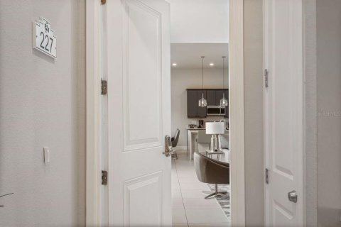 Condo in Four Corners, Florida, 5 bedrooms № 2384198 - photo 4
