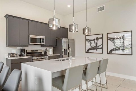 Condo in Four Corners, Florida, 5 bedrooms № 2384198 - photo 17