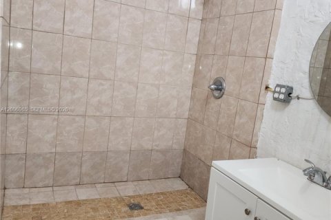 Casa en venta en Hollywood, Florida, 6 dormitorios, 422.15 m2 № 2071130 - foto 12