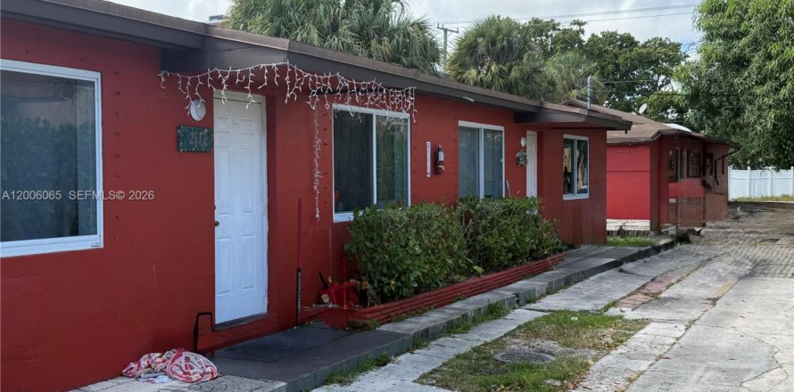 Casa en Hollywood, Florida 6 dormitorios, 422.15 m2 № 2071130