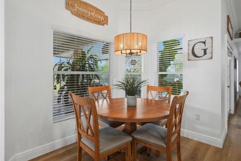 Casa en venta en Spring Hill, Florida, 5 dormitorios, 246.38 m2 № 2388308 - foto 13