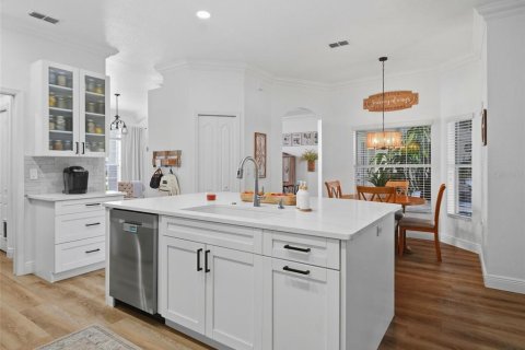 Casa en venta en Spring Hill, Florida, 5 dormitorios, 246.38 m2 № 2388308 - foto 11