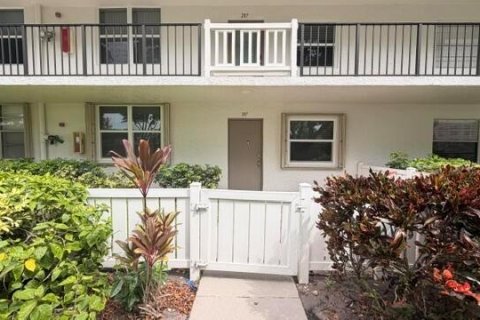 Condo in Delray Beach, Florida, 2 bedrooms  № 2176277 - photo 2