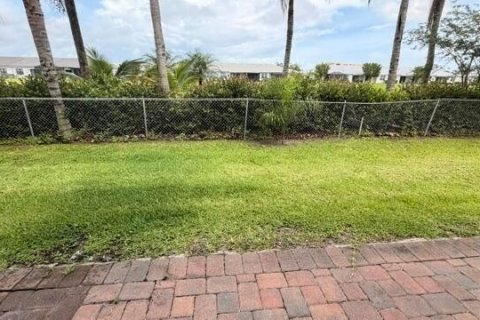 Condo in Delray Beach, Florida, 2 bedrooms  № 2176277 - photo 21