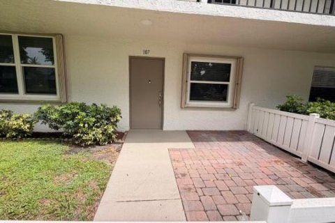 Condo in Delray Beach, Florida, 2 bedrooms  № 2176277 - photo 3